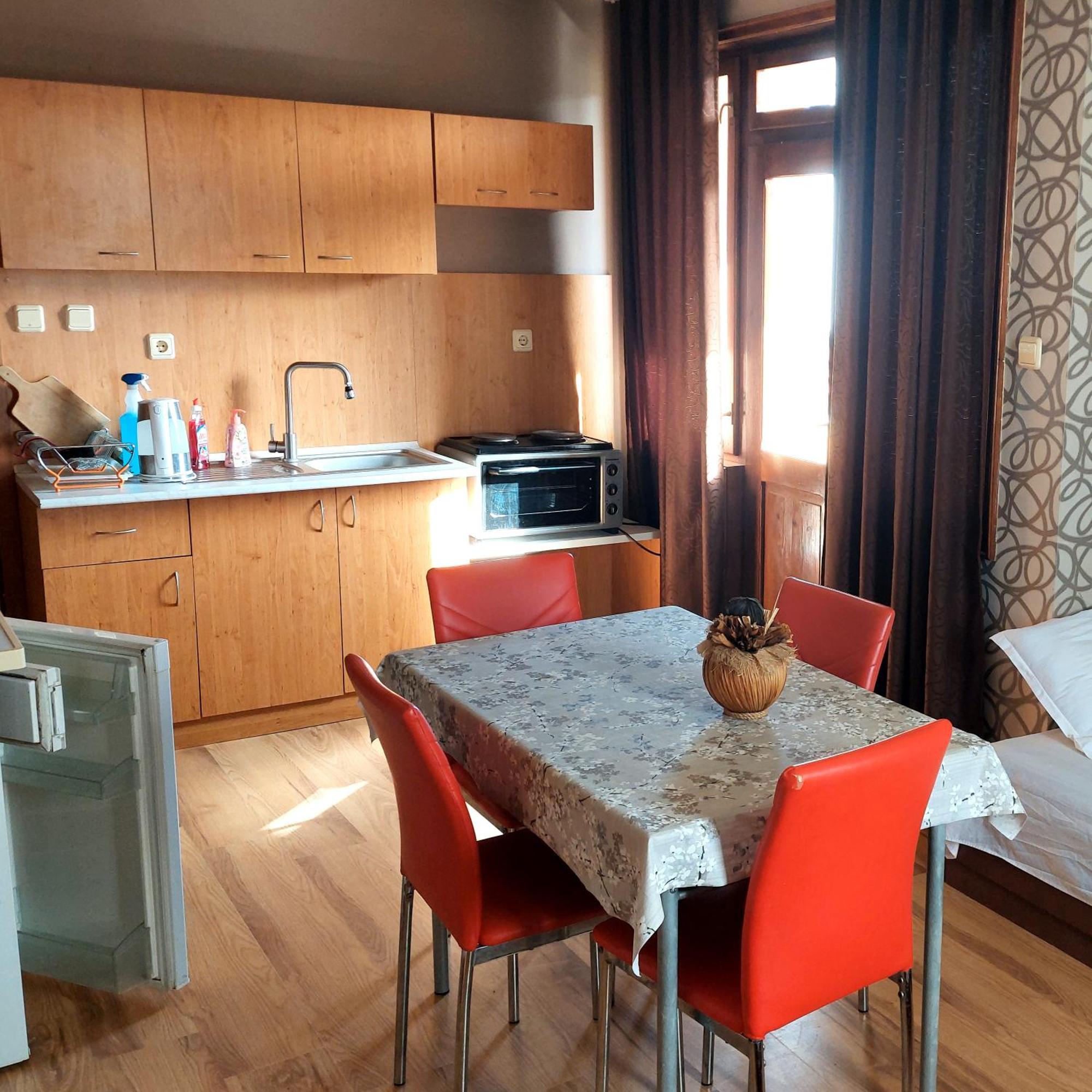 Hristovi Apartments & Studios Pomorie Exterior photo
